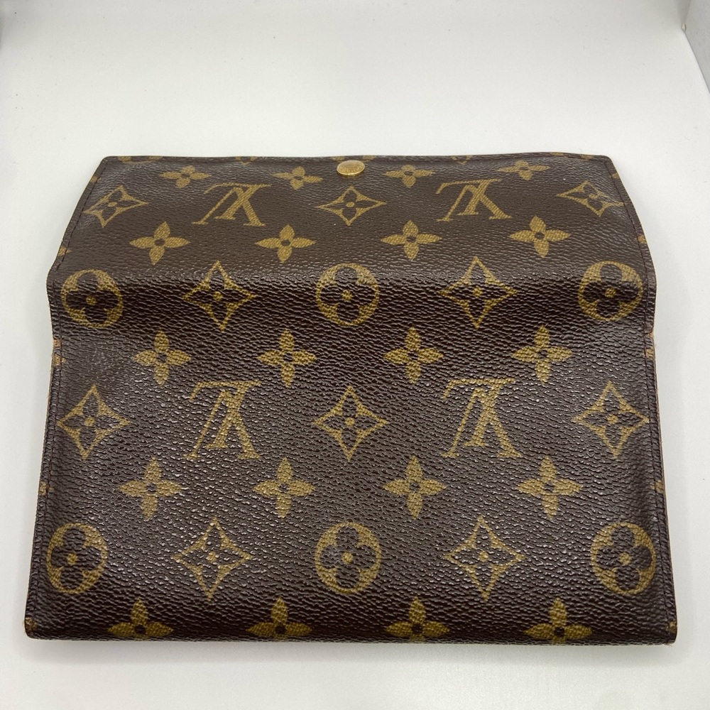 Louis Vuitton Monogram Wallet - Picture 10 of 16